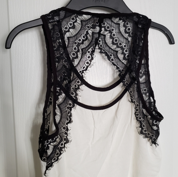 Cream and Black laced trimmed tank top, size Medium. - Picture 3 of 4